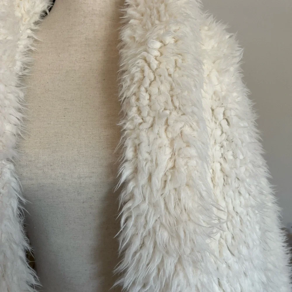 Romeo & Juliet Couture Faux Fur Coat/ Size L - Picture 4 of 6